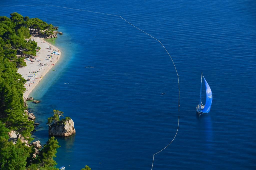 Apartments Pino Brela Εξωτερικό φωτογραφία