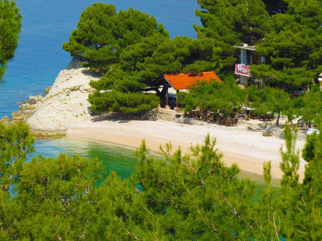 Apartments Pino Brela Εξωτερικό φωτογραφία