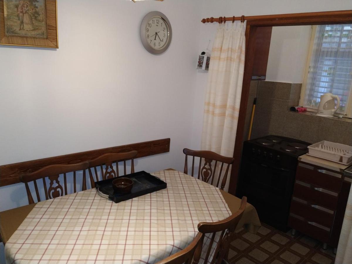 Apartments Pino Brela Εξωτερικό φωτογραφία